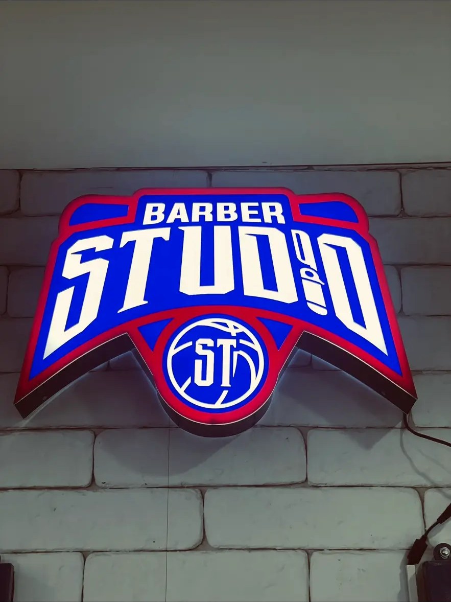 Letrero luminoso de Barber Studio